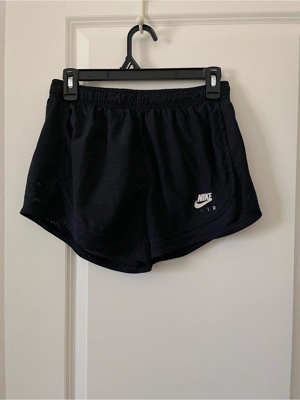 Nike Air Women’s Black Running Shorts Size Medium